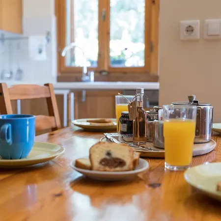 Prázdninový dům Bougainvillea Tree House *