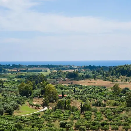 Prázdninový dům Bougainvillea Tree House *