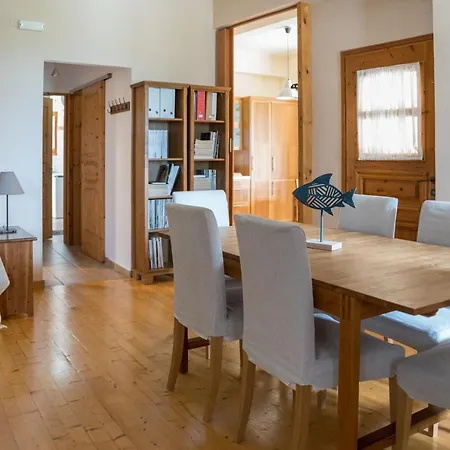 Casa vacanze Bougainvillea Tree House Chavriáta