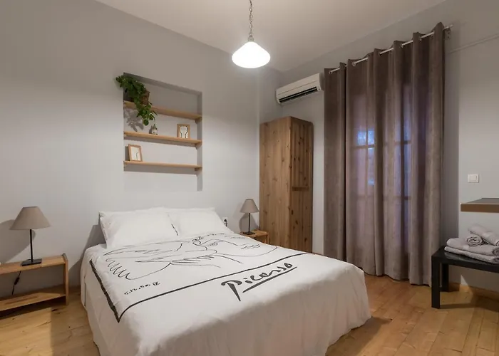 Bougainvillea Tree House *