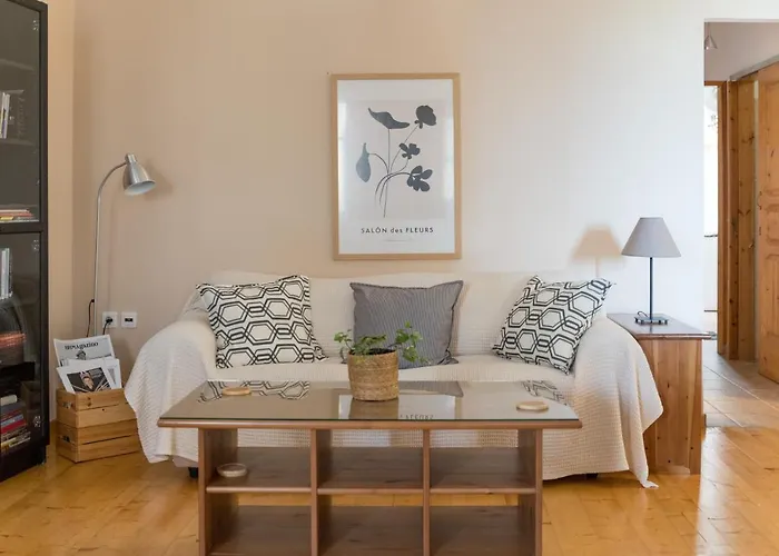 Bougainvillea Tree House * Chavriata