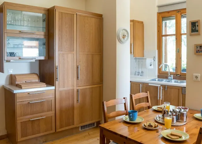 Holiday home Bougainvillea Tree House